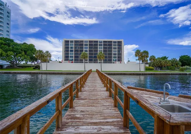7100-sunshine-skyway-ln-s-201-saint-petersburg-fl-33711/hzid_e1f768f0