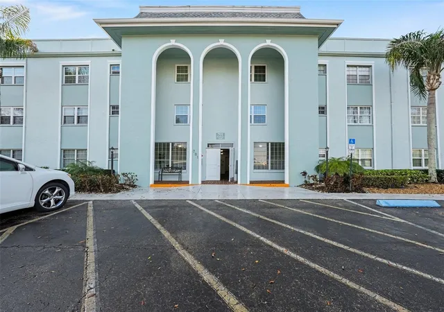 701-poinsettia-rd-240-belleair-fl-33756/hzid_a6e194b2