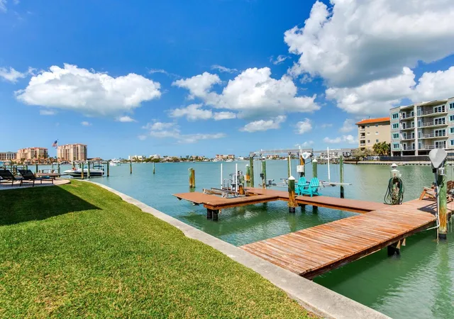 210-dolphin-pt-b-clearwater-beach-fl-33767/hzid_5660722f