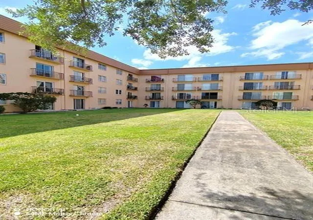 5820-n-church-ave-112-tampa-fl-33614/hzid_6511b9e0
