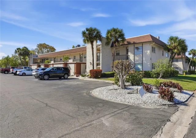 2750-e-bay-dr-14e-largo-fl-33771/hzid_af685e59