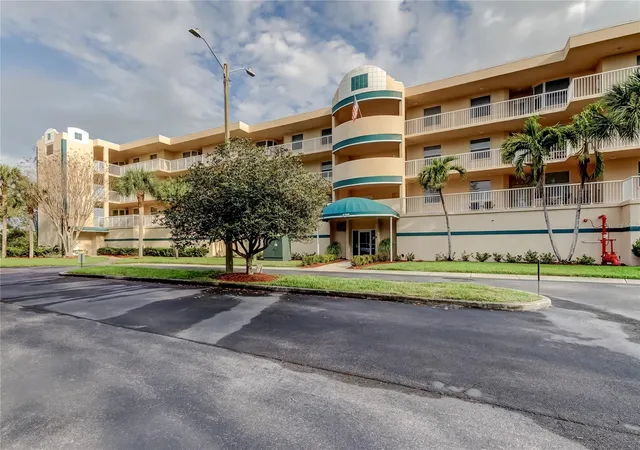 6205-shoreline-dr-1304-seminole-fl-33708/hzid_3ec0ee9e