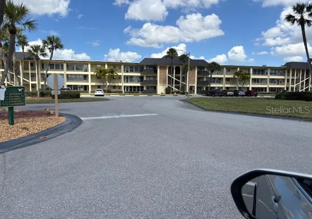 4700-cove-cir-203-st-petersburg-fl-33708/hzid_118c2849