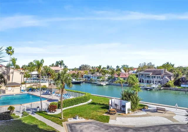 4900-brittany-dr-s-301-st-petersburg-fl-33715/hzid_a54261a1