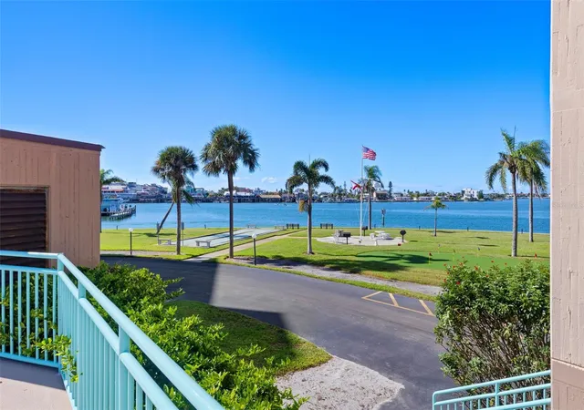1-key-capri-102e-treasure-island-fl-33706/hzid_ecf17bf1