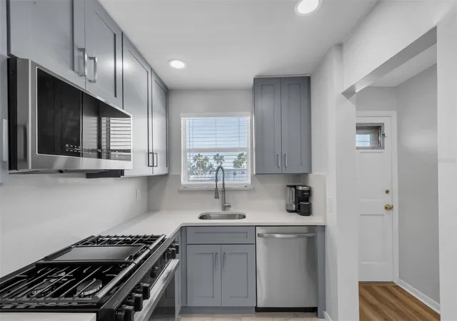 3128-59th-street-s-303-gulfport-fl-33707/hzid_c424a089