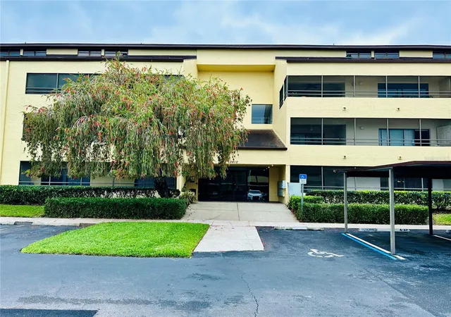 13610-s-village-dr-4111-tampa-fl-33618/hzid_7c3bffd7