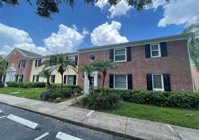 13686-orange-sunset-dr-201-tampa-fl-33618/hzid_ef857e2f