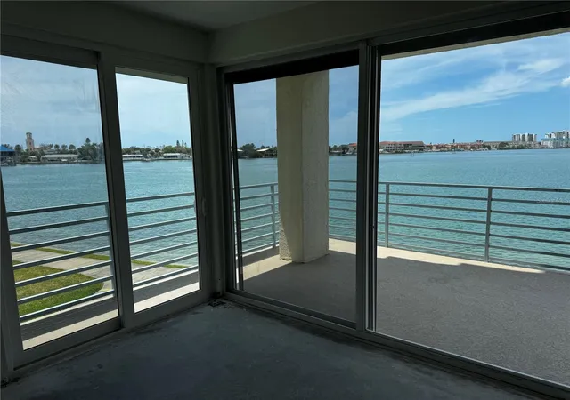7932-sailboat-key-blvd-s-101-south-pasadena-fl-33707/hzid_397d5175