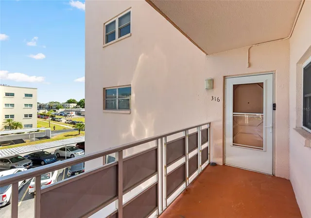 5623-80th-st-n-316-st-petersburg-fl-33709/hzid_acddf66a