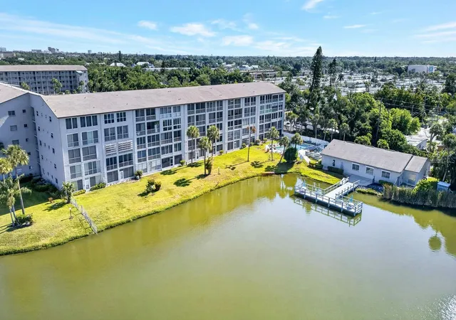 3344-lake-bayshore-dr-p205-bradenton-fl-34205/hzid_634b644e
