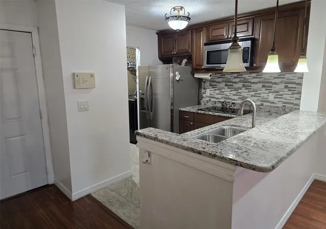 4115-chatham-oak-ct-218-tampa-fl-33624/hzid_5e605213