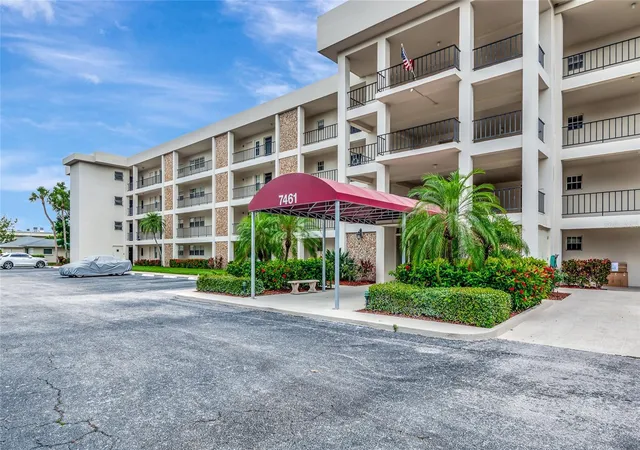 7461-w-country-clb-dr-n-203-sarasota-fl-34243/hzid_110132ca