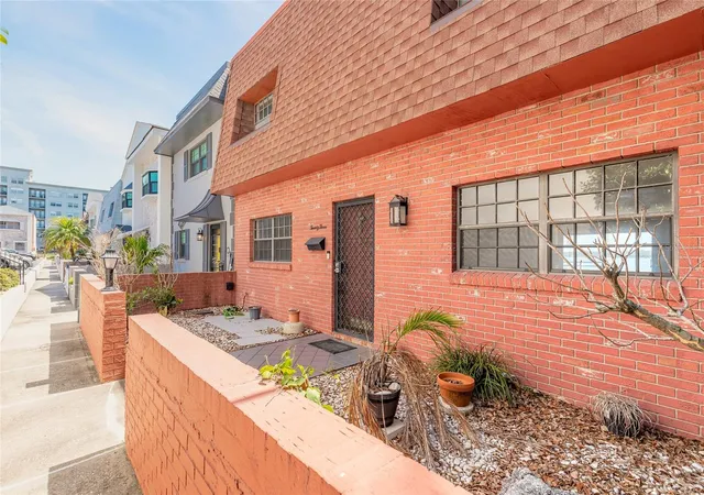 625-n-halifax-ave-23-daytona-beach-fl-32118/hzid_01b0e31a