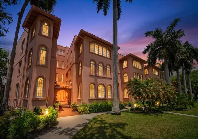1221-n-palm-ave-202-sarasota-fl-34236/hzid_c04949ba