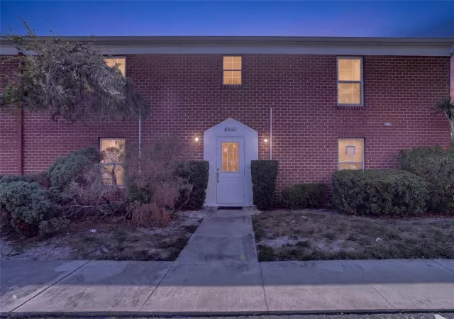 8542-10th-street-n-b-saint-petersburg-fl-33702/hzid_5bd6f104