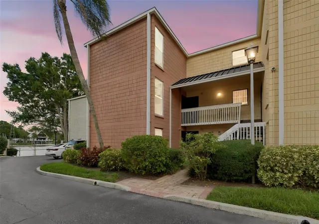 2424-w-tampa-bay-blvd-i204-tampa-fl-33607/hzid_27612fdf