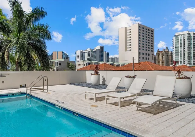 332-cocoanut-ave-302-sarasota-fl-34236/hzid_cb455c1e