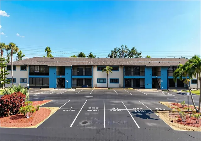 17426-birchwood-ln-1-fort-myers-fl-33908/hzid_f8e24087