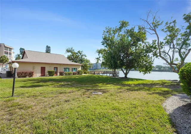 4013-lake-bayshore-dr-107-bradenton-fl-34205/hzid_8813e418
