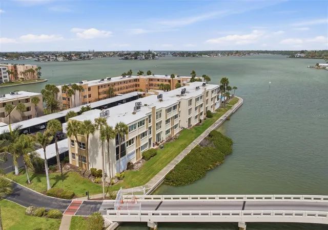 7465-bay-is-dr-s-112-south-pasadena-fl-33707/hzid_5a6596ab