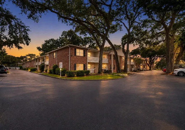 2500-lee-rd-104-winter-park-fl-32789/hzid_aa3c8a97