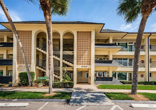 4700-cove-cir-208-st-petersburg-fl-33708/hzid_69593c6f