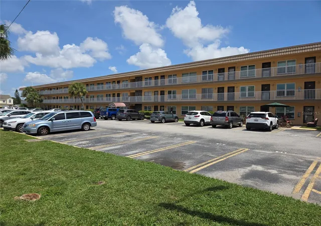 6400-46th-avenue-n-305-kenneth-city-fl-33709/hzid_33b83456