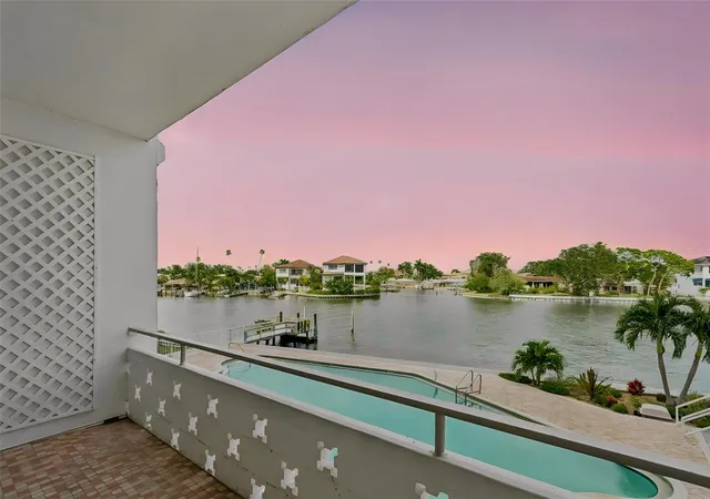 1365-n-snell-isle-blvd-ne-2e-saint-petersburg-fl-33704/hzid_9487c30e