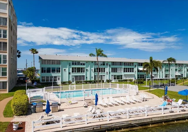 1819-shore-dr-s-110-south-pasadena-fl-33707/hzid_47d45e45
