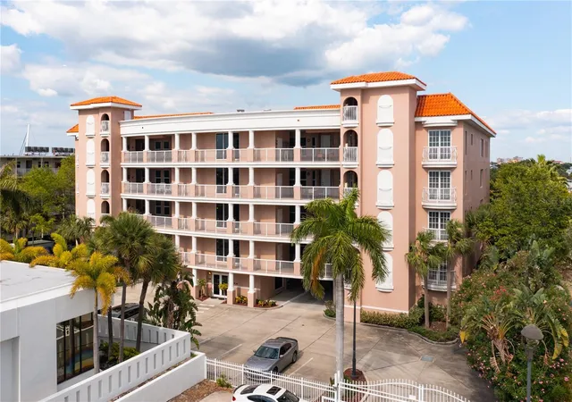 3805-gulf-blvd-203-st-pete-beach-fl-33706/hzid_3bc8010b