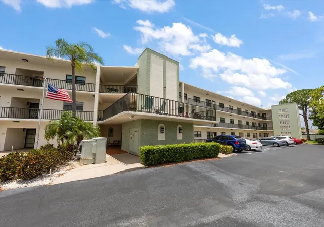 5980-terrace-park-dr-n-310-st-petersburg-fl-33709/hzid_38cf4196