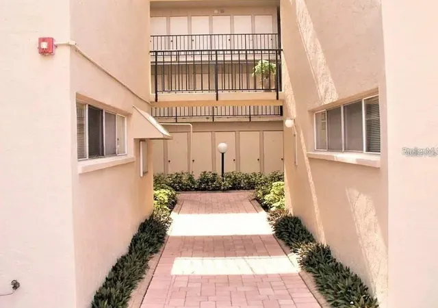 2763-woodgate-ln-211-sarasota-fl-34231/hzid_5010ca92