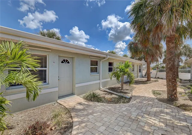9030-blind-pass-rd-c9-st-petersburg-fl-33706/hzid_33d8924e