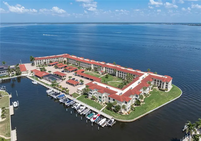 1-colony-point-dr-15b-punta-gorda-fl-33950/hzid_de0496fa