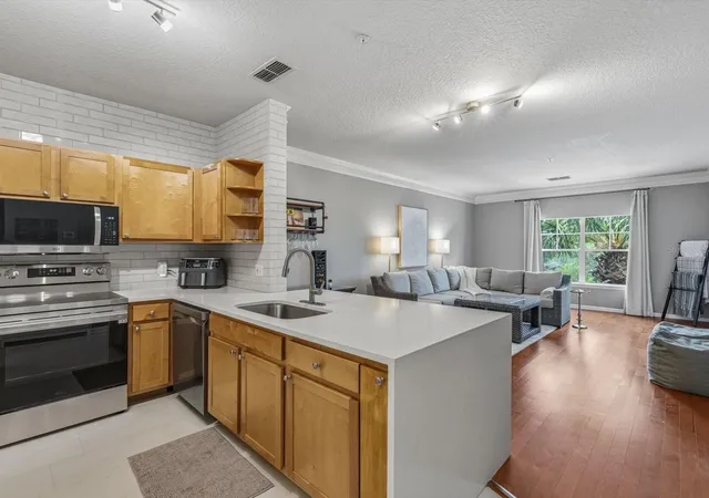 4207-s-dale-mabry-hwy-8308-tampa-fl-33611/hzid_903a4a49