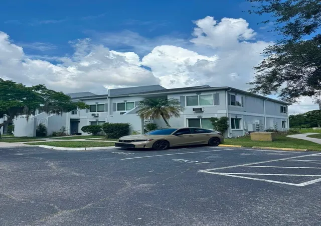 4140-dolphin-dr-208-tampa-fl-33617/hzid_996d0a86