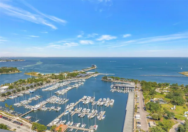 1-beach-dr-se-1907-saint-petersburg-fl-33701/hzid_e5b63395