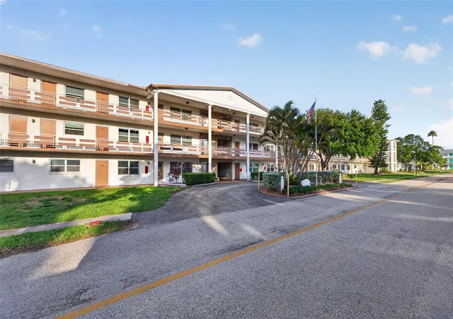 6015-19th-street-n-215-saint-petersburg-fl-33714/hzid_3560b51b