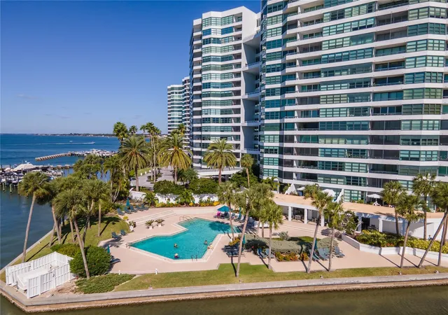 888-blvd-of-the-arts-1705-sarasota-fl-34236/hzid_0222a054