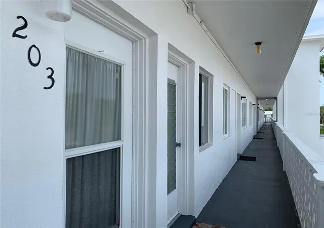 8126-112th-street-203-seminole-fl-33772/hzid_98ab9050