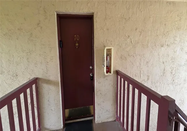 3814-n-lake-dr-70-tampa-fl-33614/hzid_29fffc12