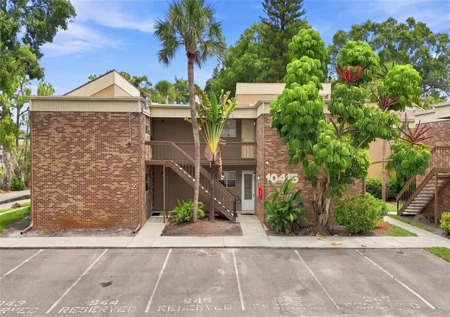 10415-carrollbrook-cir-207-tampa-fl-33618/hzid_7812db4c