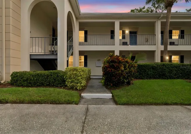 10387-carrollwood-ln-303-tampa-fl-33618/hzid_63f6b57e