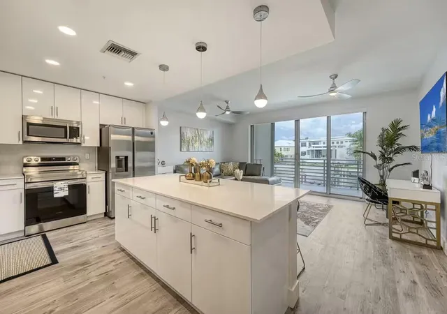 1709-n-tamiami-trl-220-sarasota-fl-34234/hzid_c6a11a93