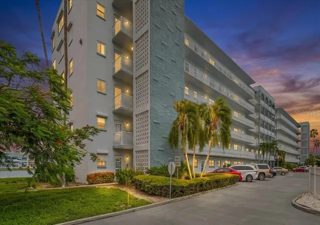 5925-shore-blvd-s-302-gulfport-fl-33707/hzid_79ff4ea8
