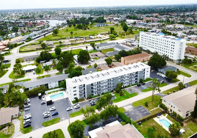 4906-victoria-dr-103-cape-coral-fl-33904/hzid_a38424d8