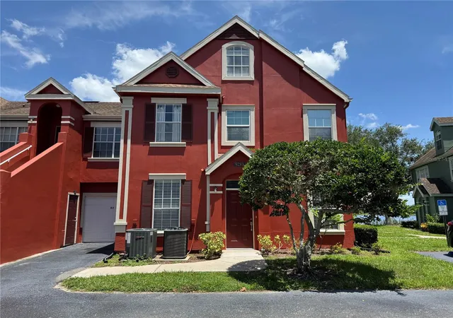 9288-lake-chase-is-way-tampa-fl-33626/hzid_812a66cd