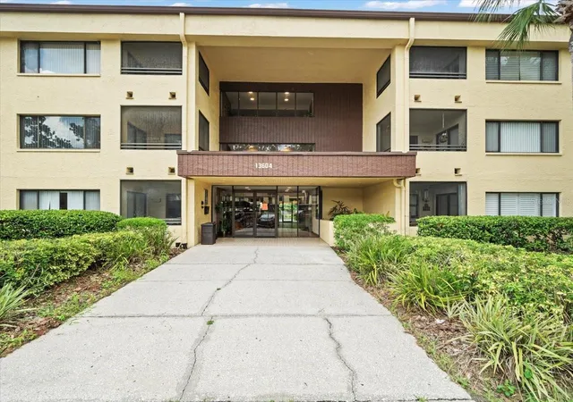13604-s-village-dr-314-tampa-fl-33618/hzid_30f86ba7