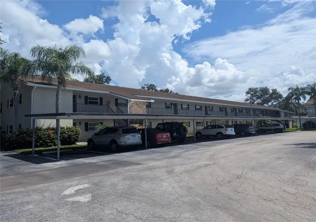 9881-113th-st-220-seminole-fl-33772/hzid_a580f0c0